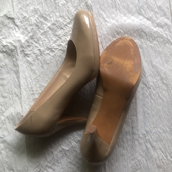 Beautiful Patent, Tan color pumps by Franco Sarto, size 91/2, Women’s - Picture 4 of 4